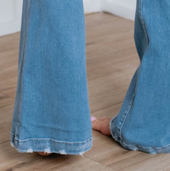 High Rise Waist Flare Light Wash Jeans NEW - Picture 5 of 5